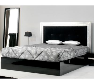 Bbed w/ upholstered mattress 160x200