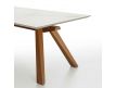 DETAIL OF THE DINING TABLE SUEZ LG CE