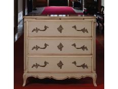 CHEST OF DRAWERS 119