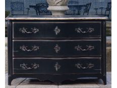 CHEST OF DRAWERS 114