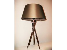 Table Lamp Tripé